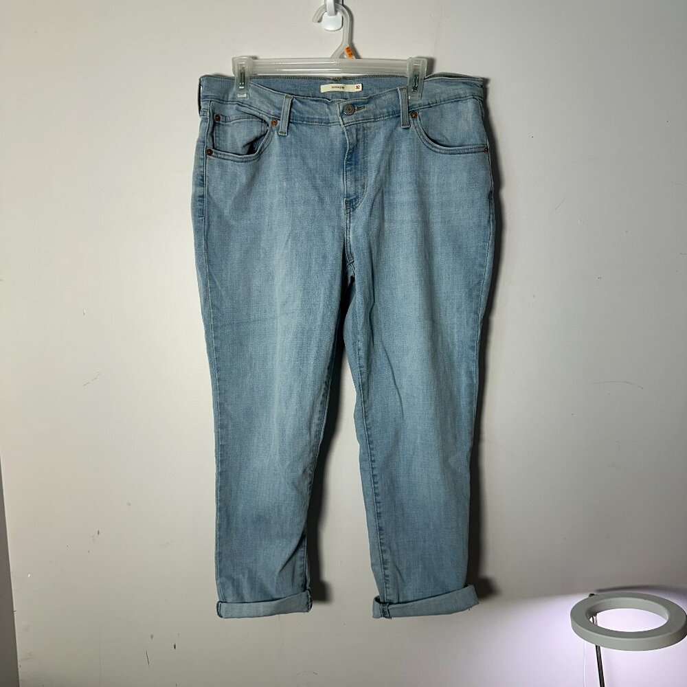 EUC Levi Strauss & Co Womens Boyfriend Denim Jeans 32W 27L Light Blue